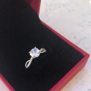 GRA. 1carat moissanite ring